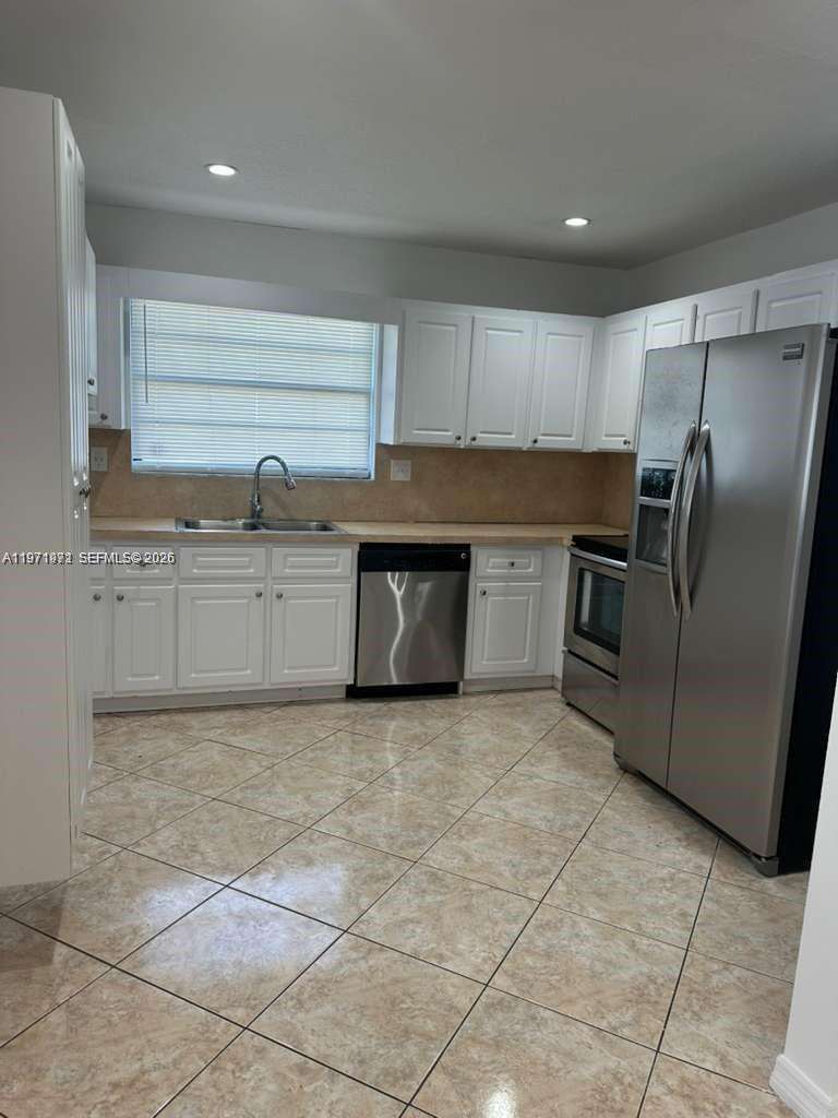 208 2nd Ave, Hallandale Beach, FL 33009 | Picture 4