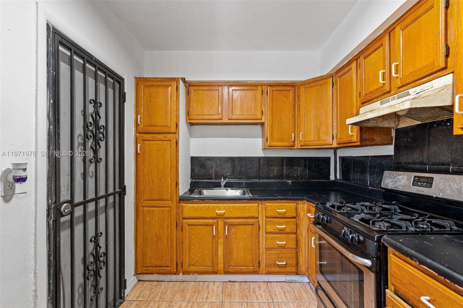 9201 33rd Ave Rd, Miami, FL 33147 | Picture 4