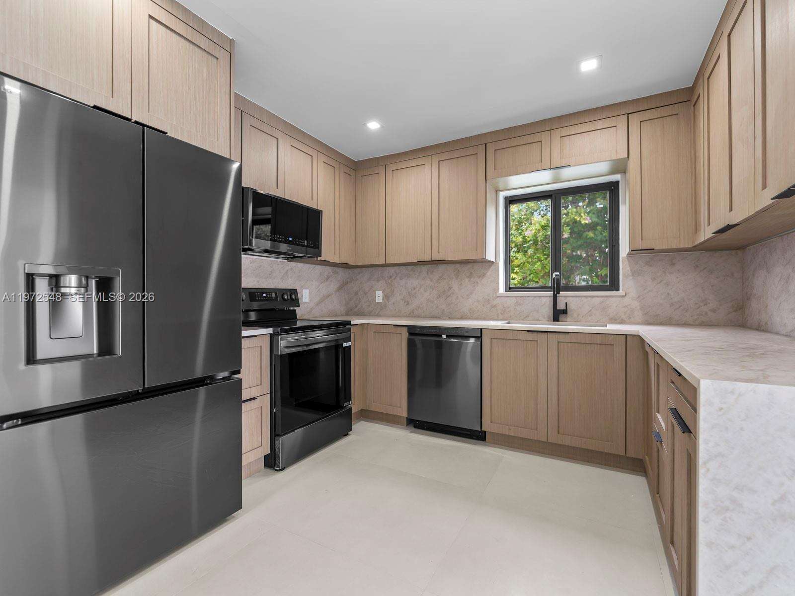 1221 Biarritz Dr, Miami Beach, FL 33141 | Picture 4