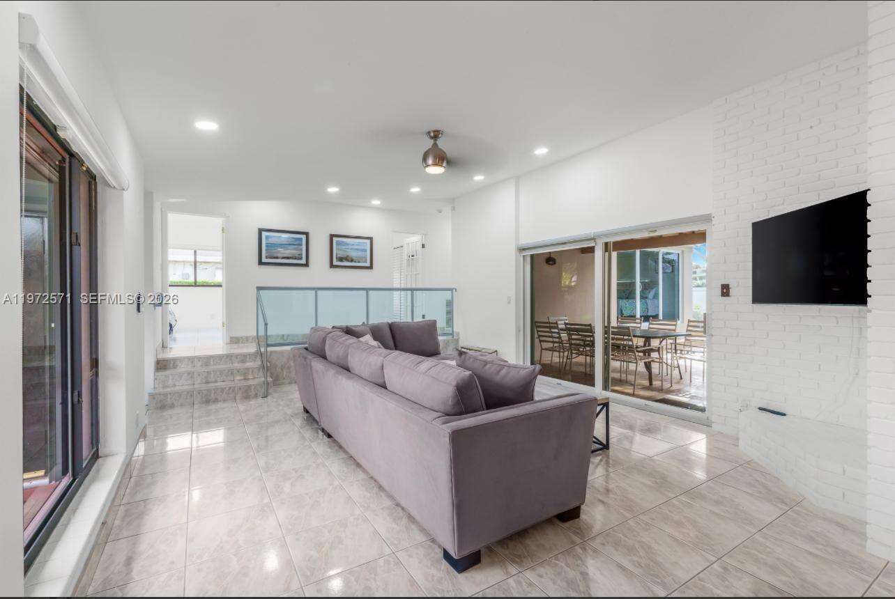 811 Highland Dr, Hollywood, FL 33021 - For Sale photo 22