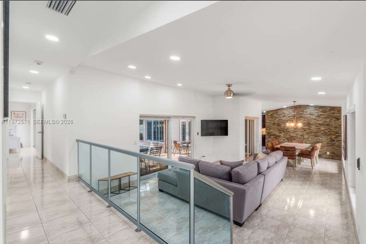 811 Highland Dr, Hollywood, FL 33021 - For Sale photo 25