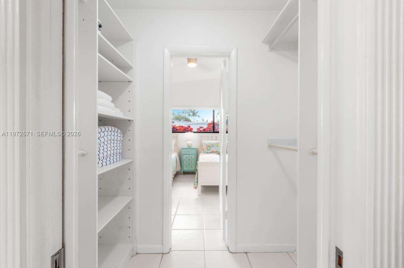 811 Highland Dr, Hollywood, FL 33021 - For Sale photo 31