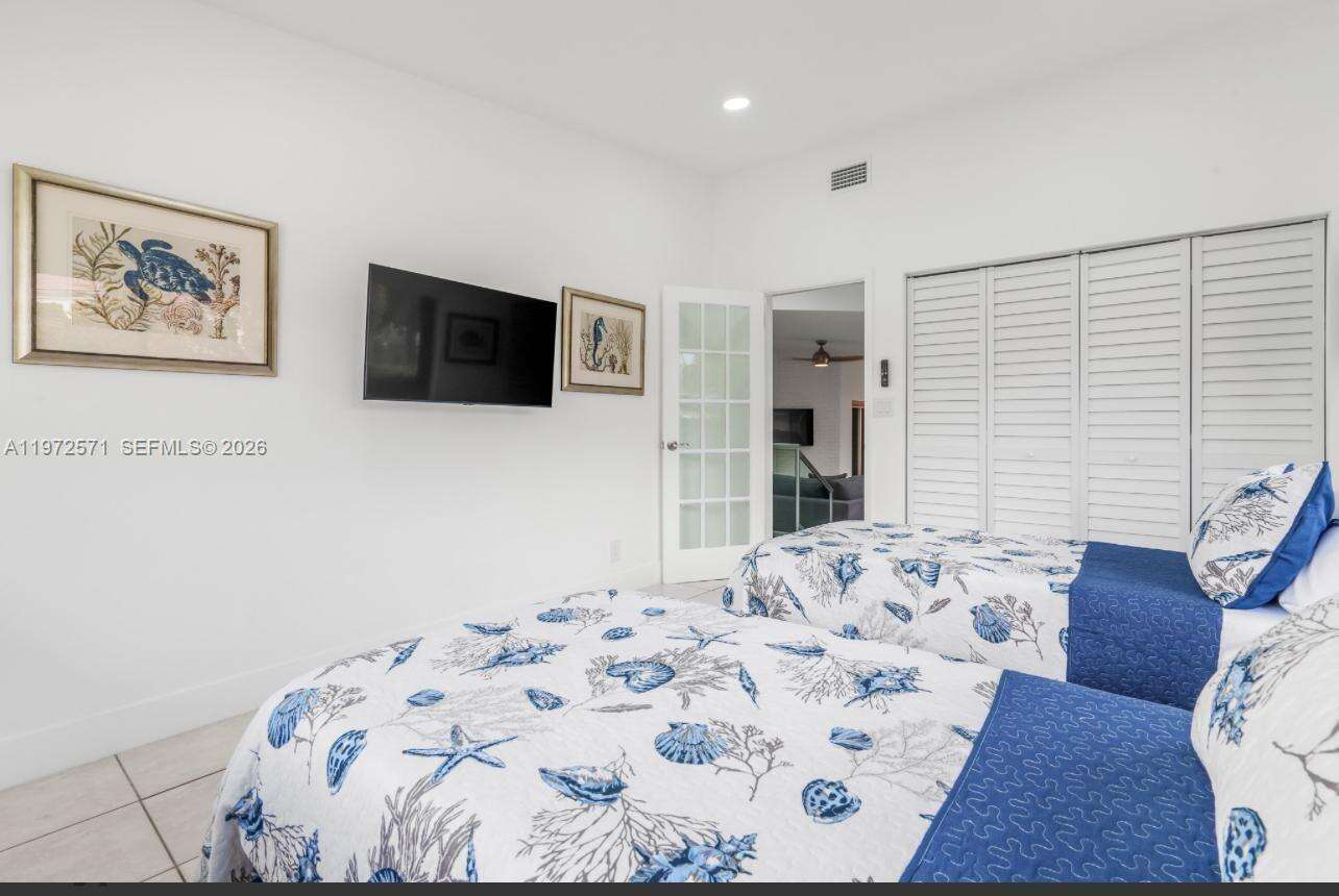 811 Highland Dr, Hollywood, FL 33021 - For Sale photo 37