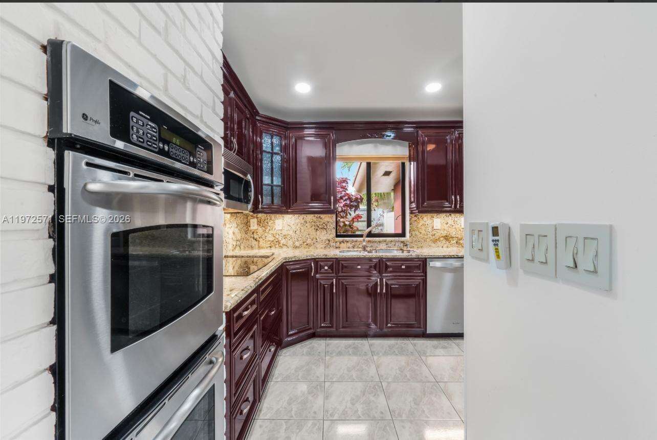 811 Highland Dr, Hollywood, FL 33021 - For Sale photo 41