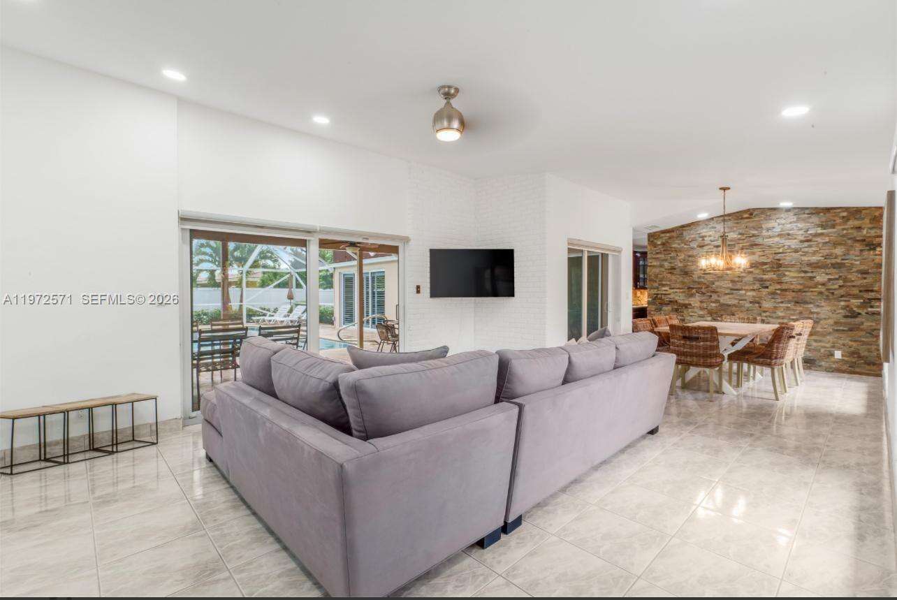 811 Highland Dr, Hollywood, FL 33021 - For Sale photo 44