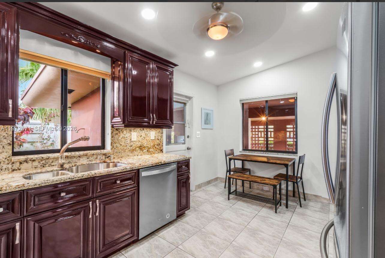 811 Highland Dr, Hollywood, FL 33021 - For Sale photo 48