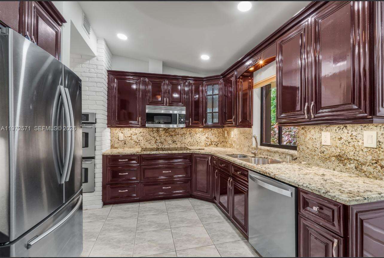 811 Highland Dr, Hollywood, FL 33021 - For Sale photo 7