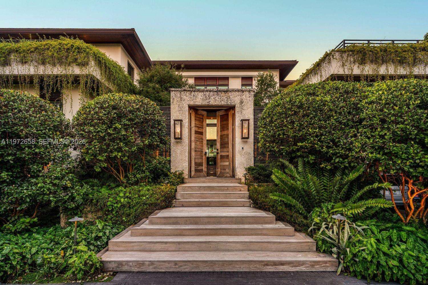 6850 Sunrise Ct, Coral Gables, FL 33133 | Picture 2