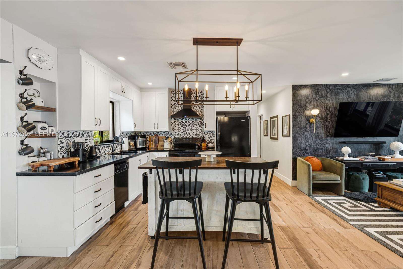 2421 187th St, Miami, FL 33180 | Picture 13