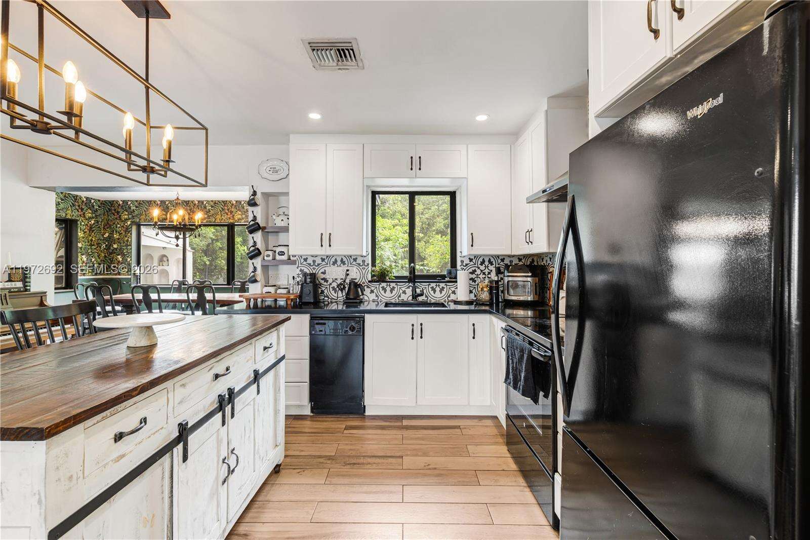 2421 187th St, Miami, FL 33180 | Picture 15