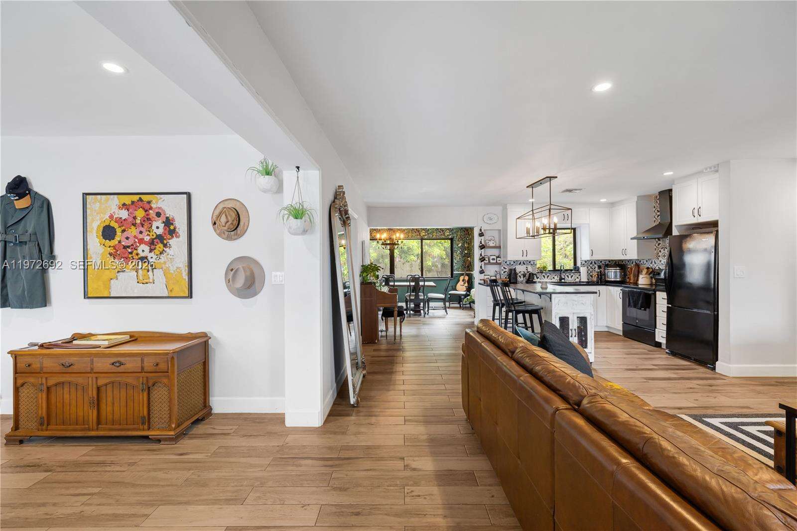 2421 187th St, Miami, FL 33180 | Picture 5