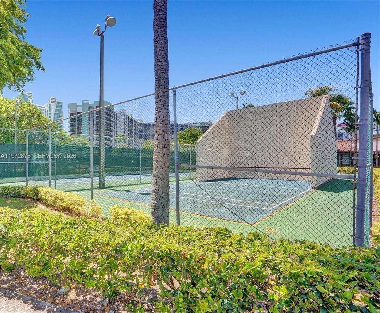 2731 Parkview Dr, Hallandale Beach, FL 33009 | Picture 6