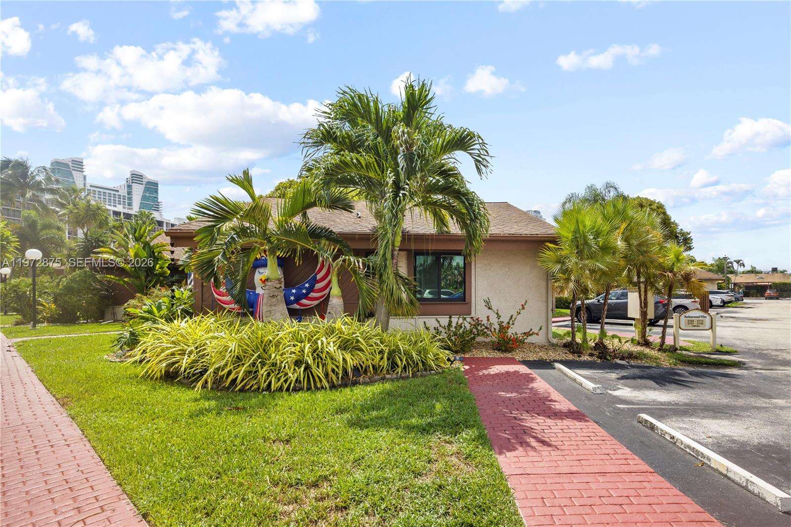 2731 Parkview Dr, Hallandale Beach, FL 33009 | Picture 10