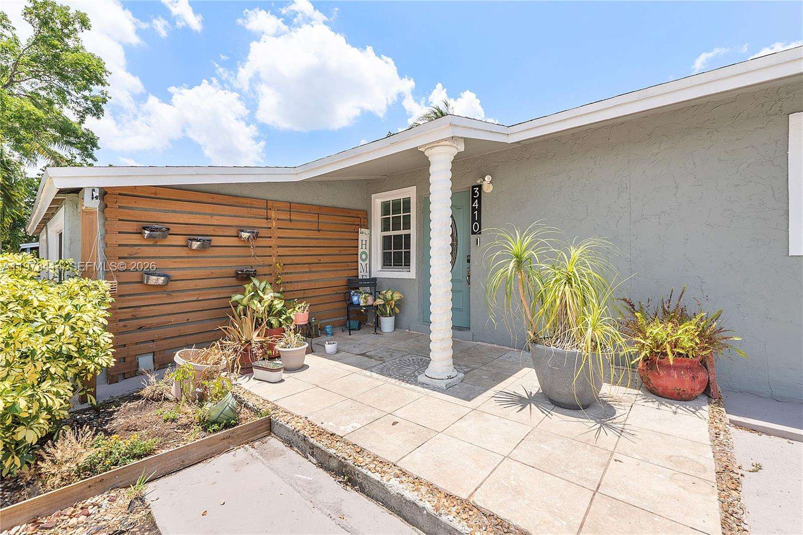 3410 72nd Ter, Hollywood, FL 33024 - For Sale photo 2