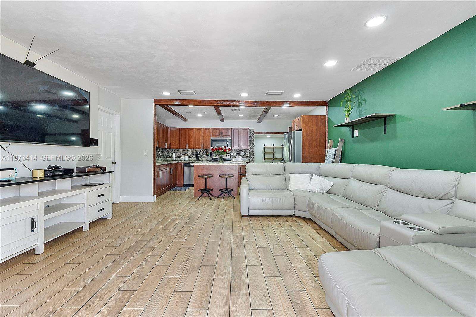 3410 72nd Ter, Hollywood, FL 33024 - For Sale photo 4