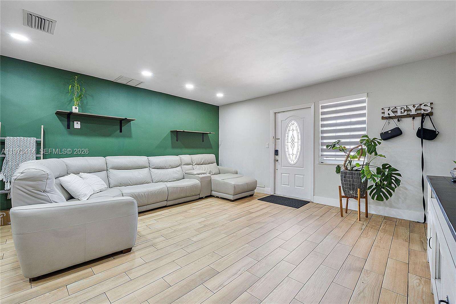 3410 72nd Ter, Hollywood, FL 33024 - For Sale photo 5