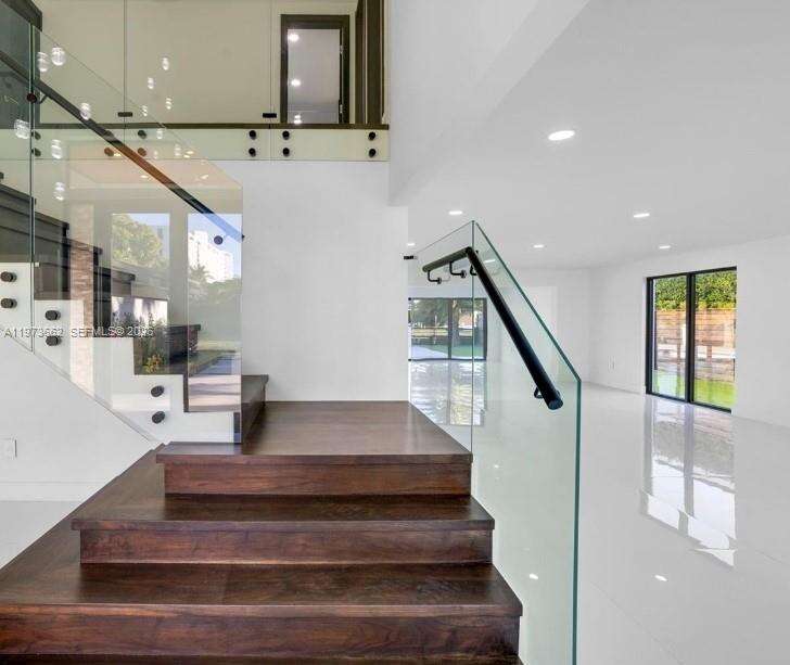 406 Holiday Dr, Hallandale Beach, FL 33009 | Picture 13