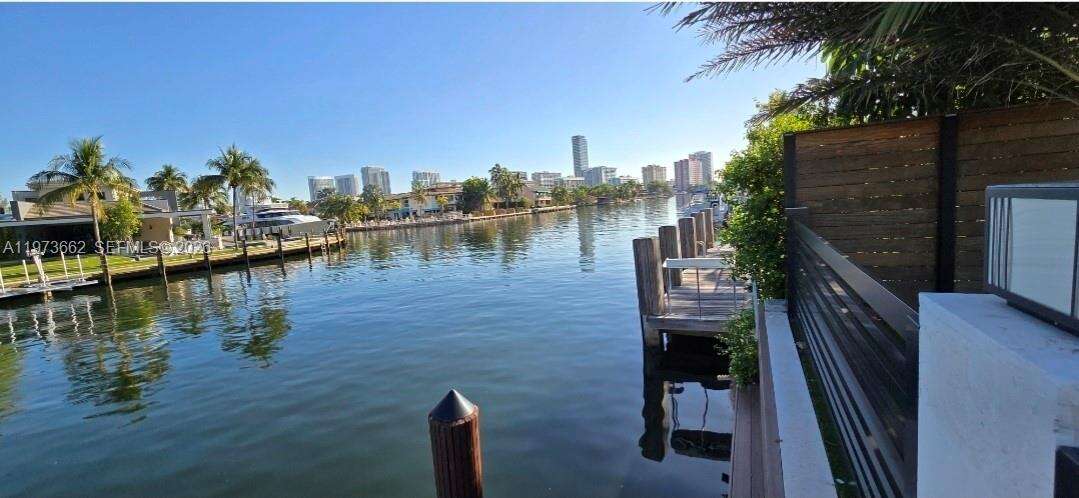 406 Holiday Dr, Hallandale Beach, FL 33009 | Picture 32