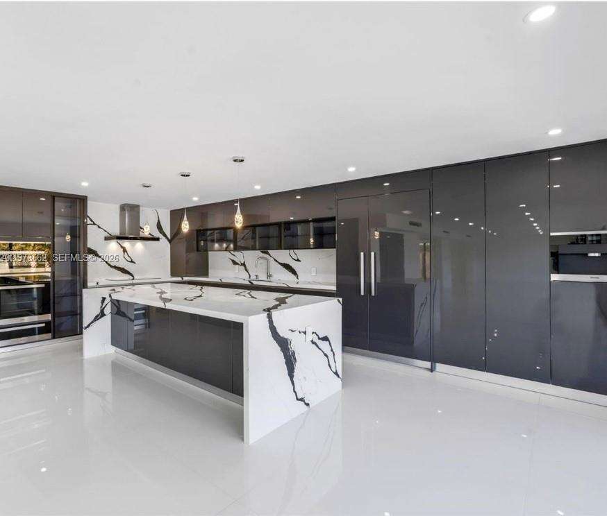 406 Holiday Dr, Hallandale Beach, FL 33009 | Picture 8