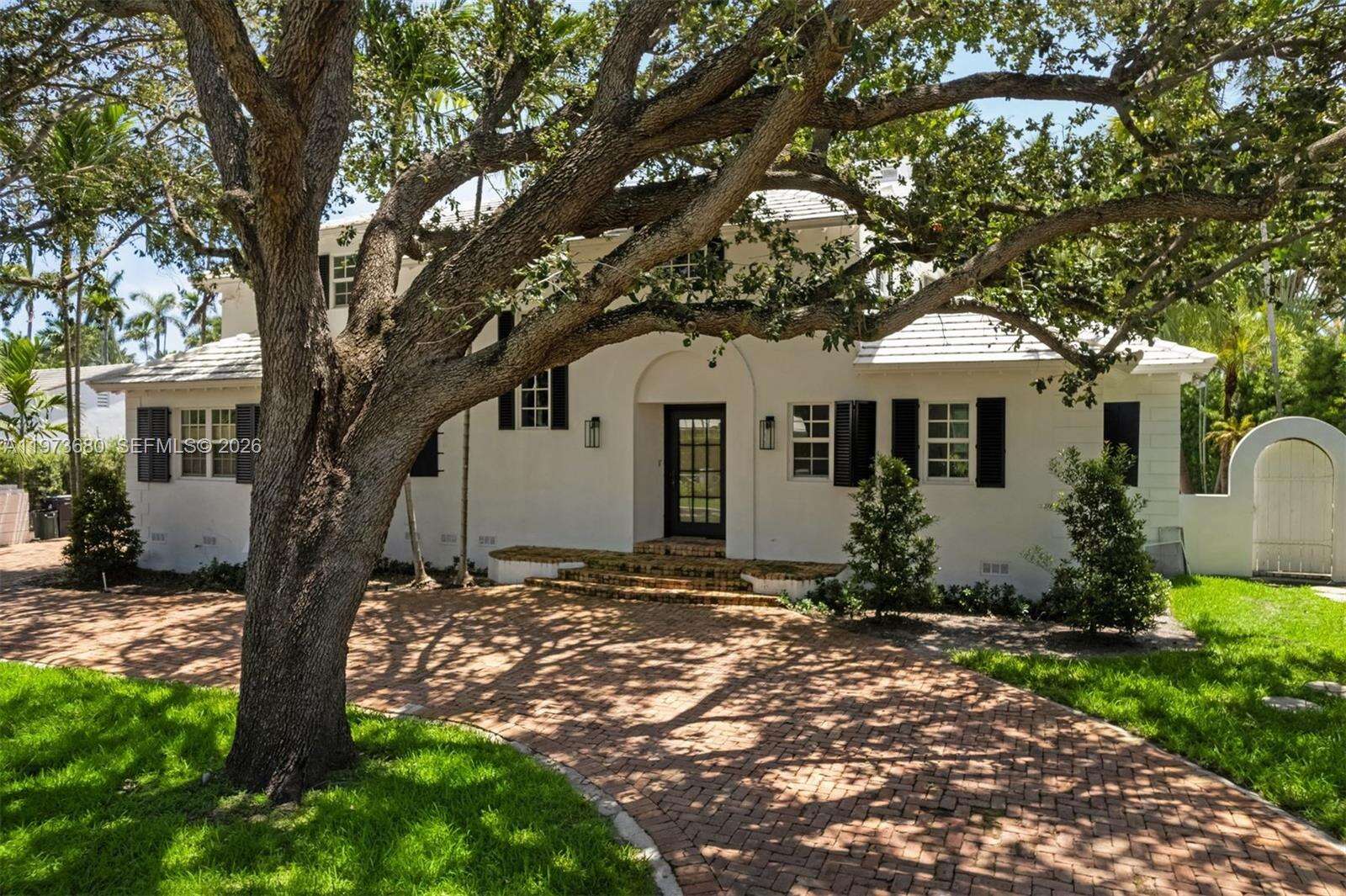 6675 Roxbury Ln, Miami Beach, FL 33141 | Picture 2