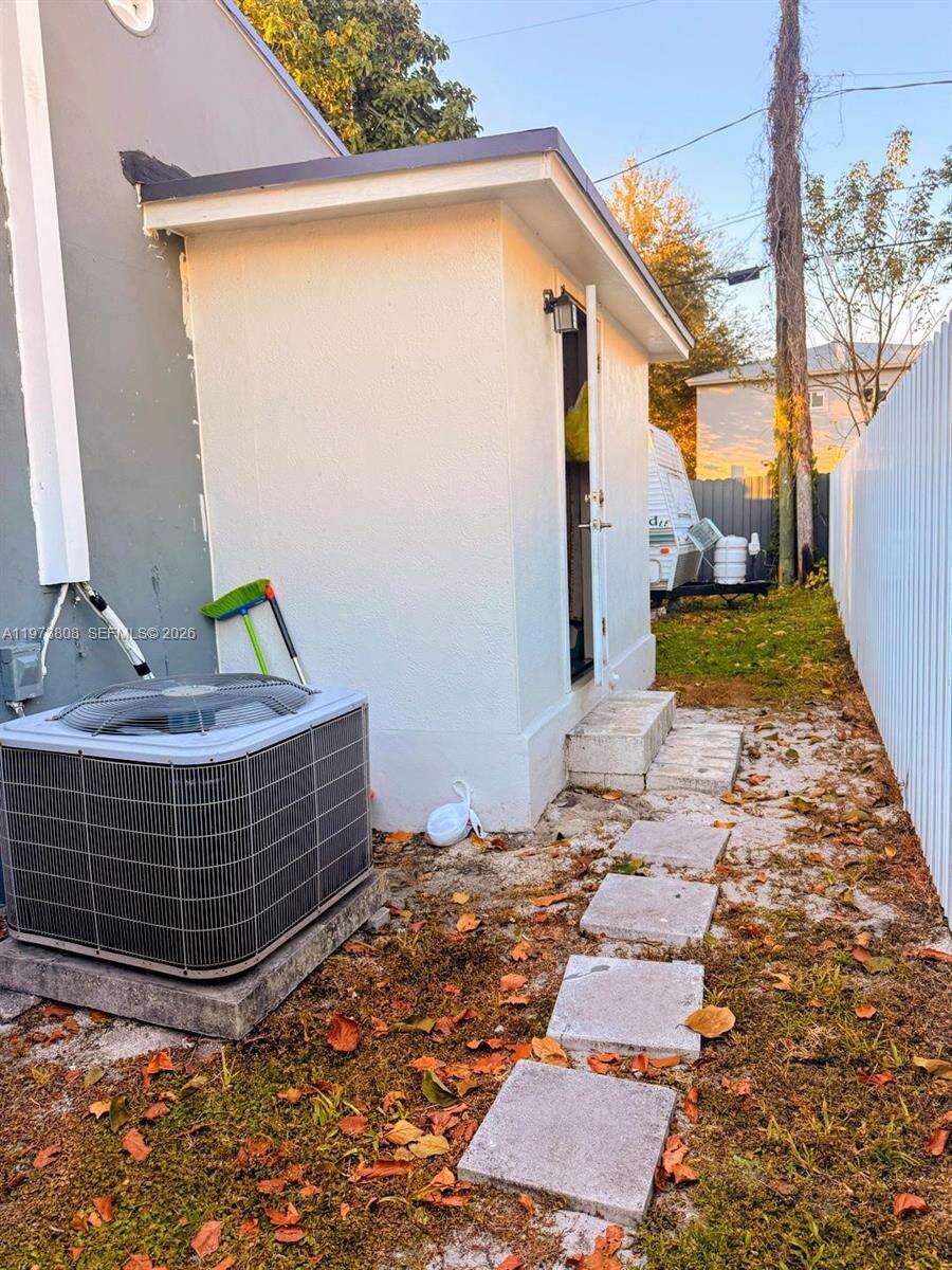 2281 81st Ter, Miami, FL 33147 | Picture 31