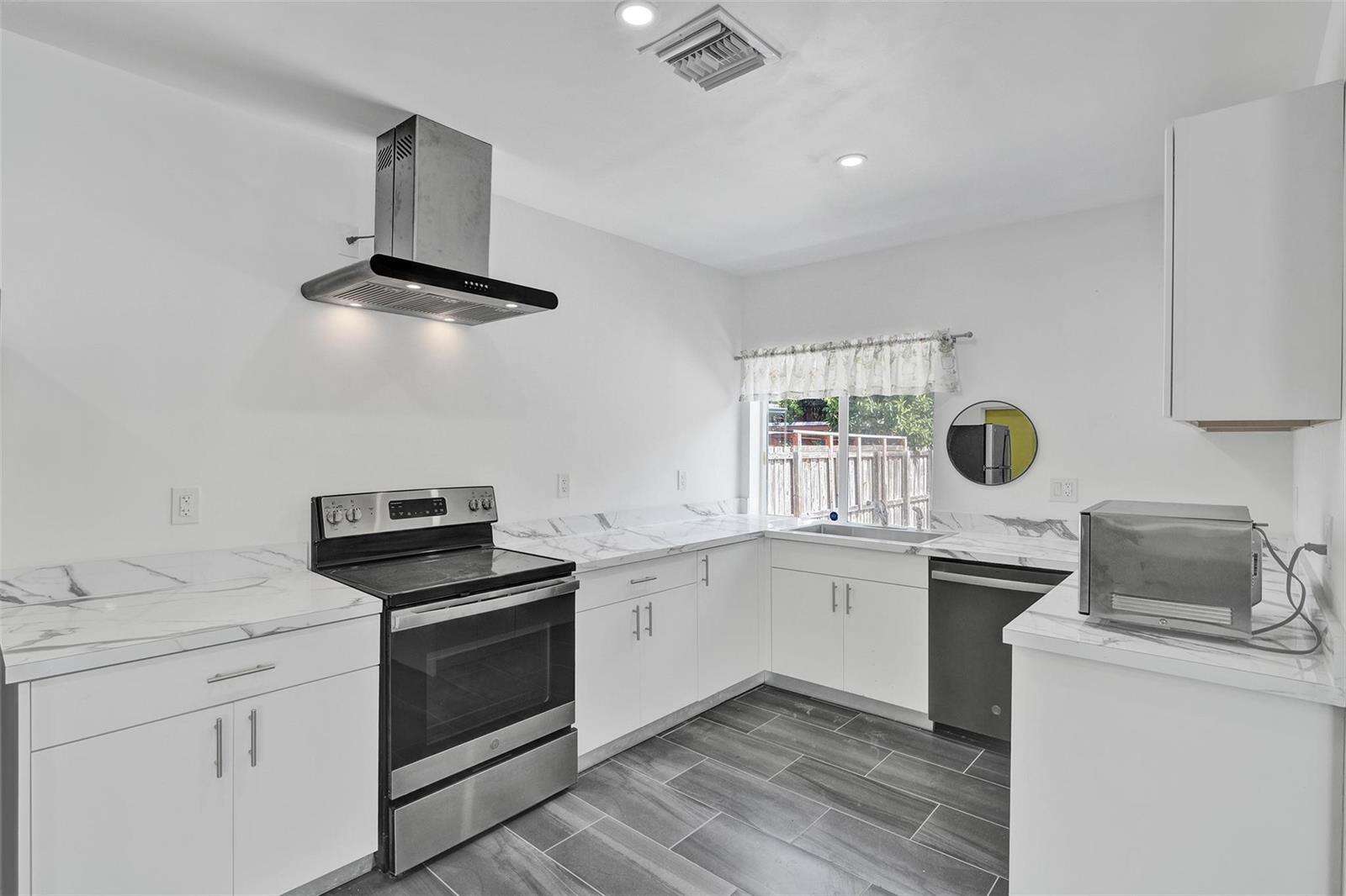 1904 1st, Fort Lauderdale, FL 33316 - For Sale photo 3