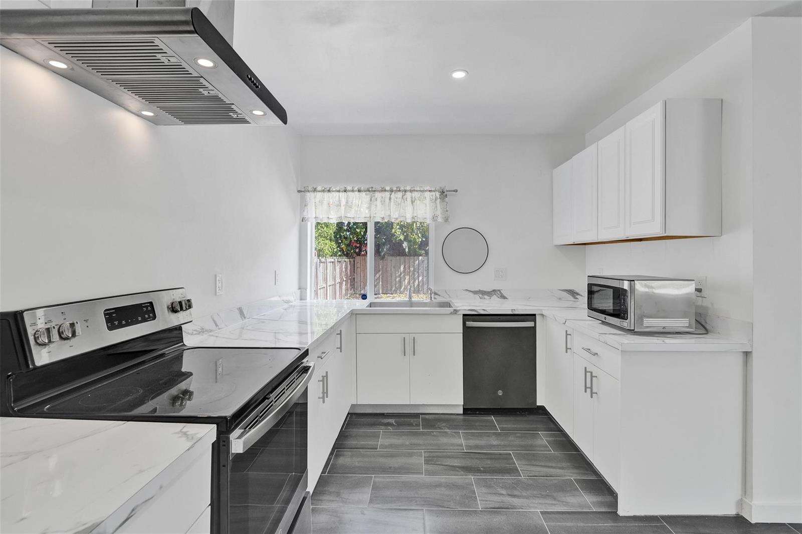 1904 1st, Fort Lauderdale, FL 33316 - For Sale photo 4