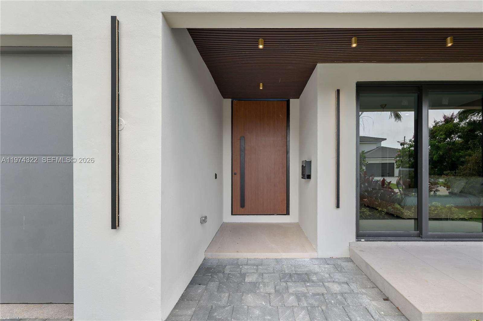 255 Capri Ave, Lauderdale By The Sea, FL 33308 | Picture 2