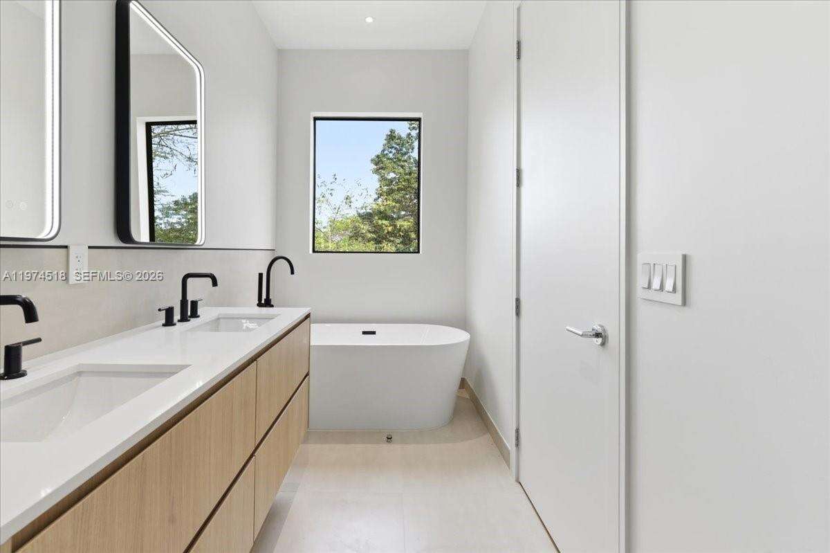 2925 36th Ave, Miami, FL 33133 | Picture 50