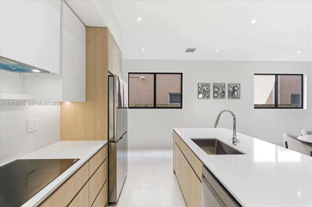 2925 36th Ave, Miami, FL 33133 | Picture 6