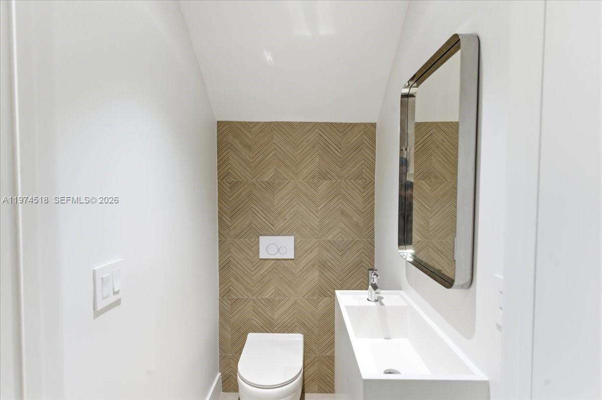 2925 36th Ave, Miami, FL 33133 | Picture 59