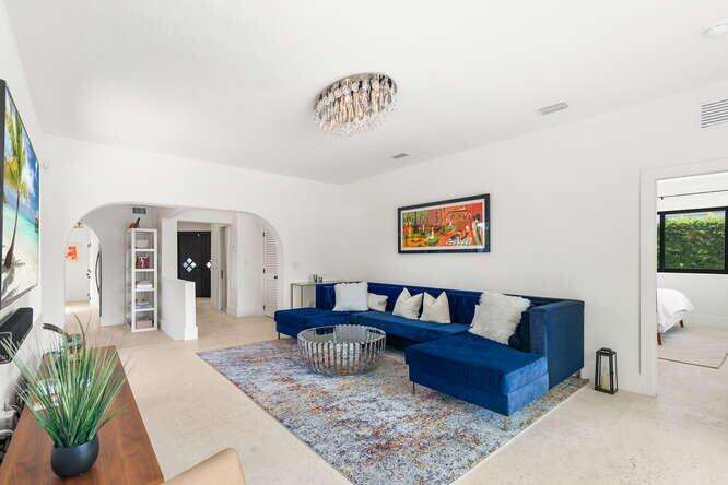 7820 Hawthorne, Miami Beach, FL 33141 - For Sale photo 4