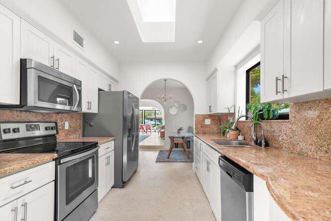 7820 Hawthorne, Miami Beach, FL 33141 - For Sale photo 46
