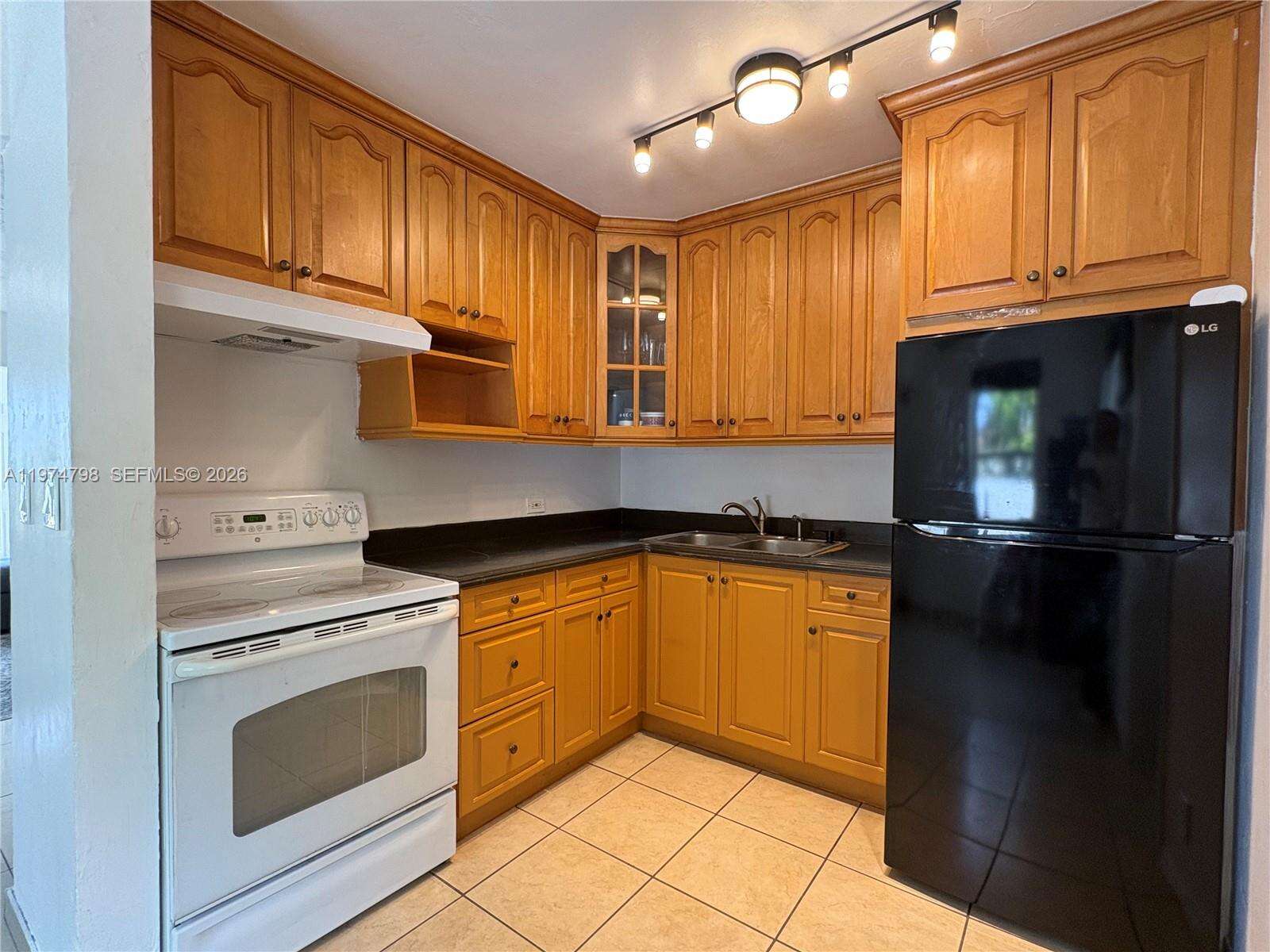 204 7th Ave, Hallandale Beach, FL 33009 | Picture 12