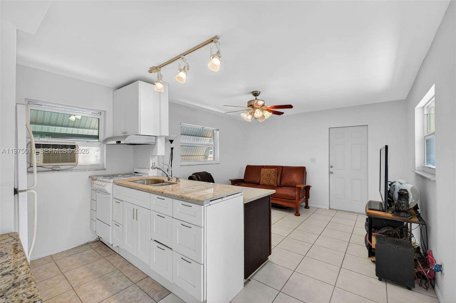 2543 Liberty St, Hollywood, FL 33020 | Picture 6