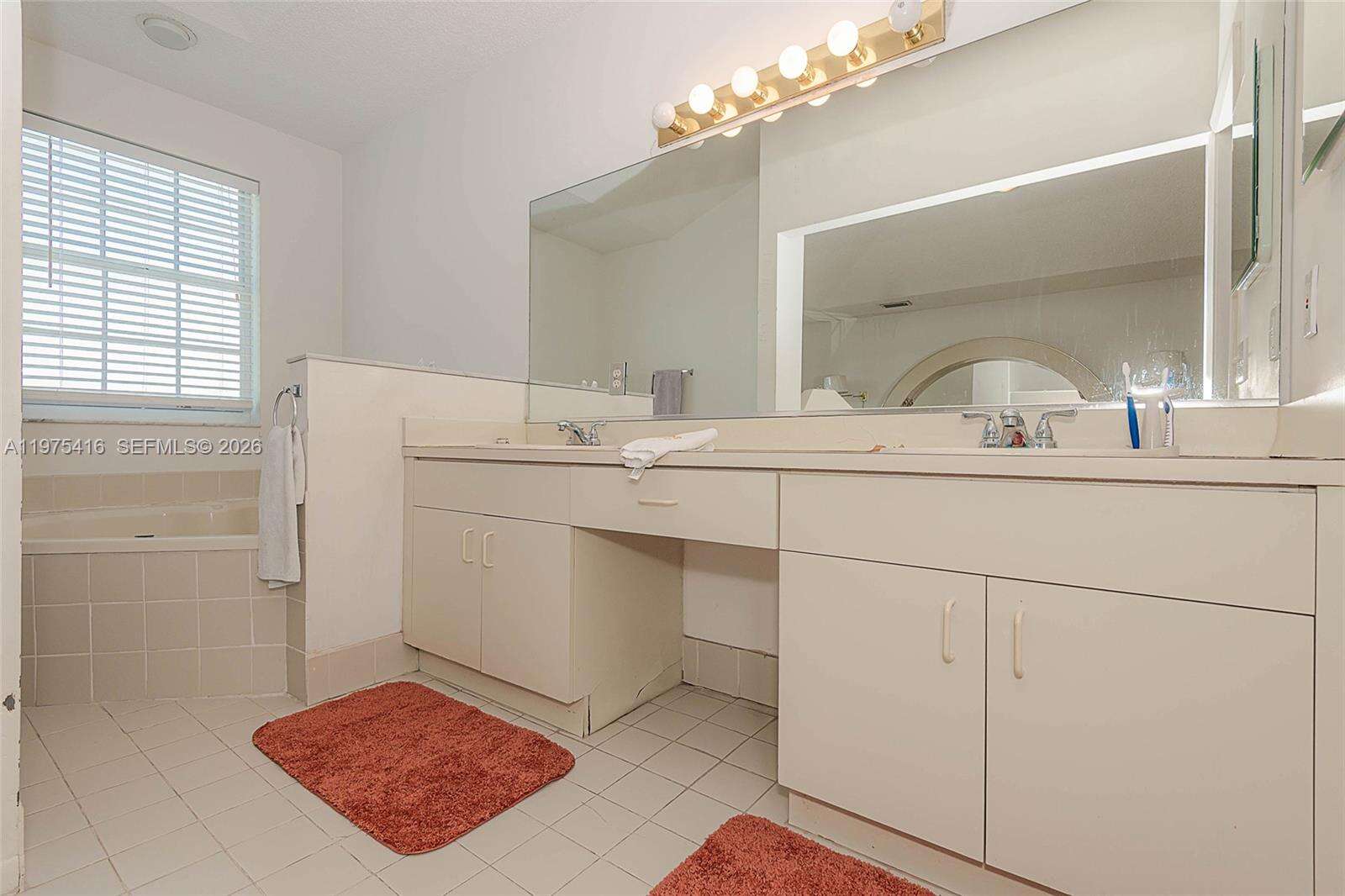 2518 206th Ter, Miami, FL 33180 | Picture 39