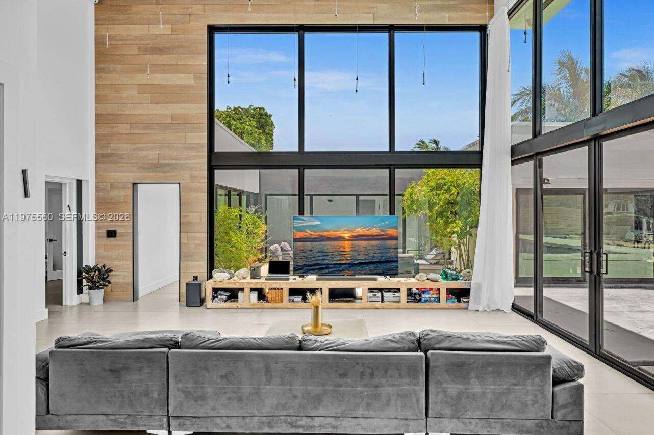 19801 23rd Ave, Miami, FL 33180 | Picture 14