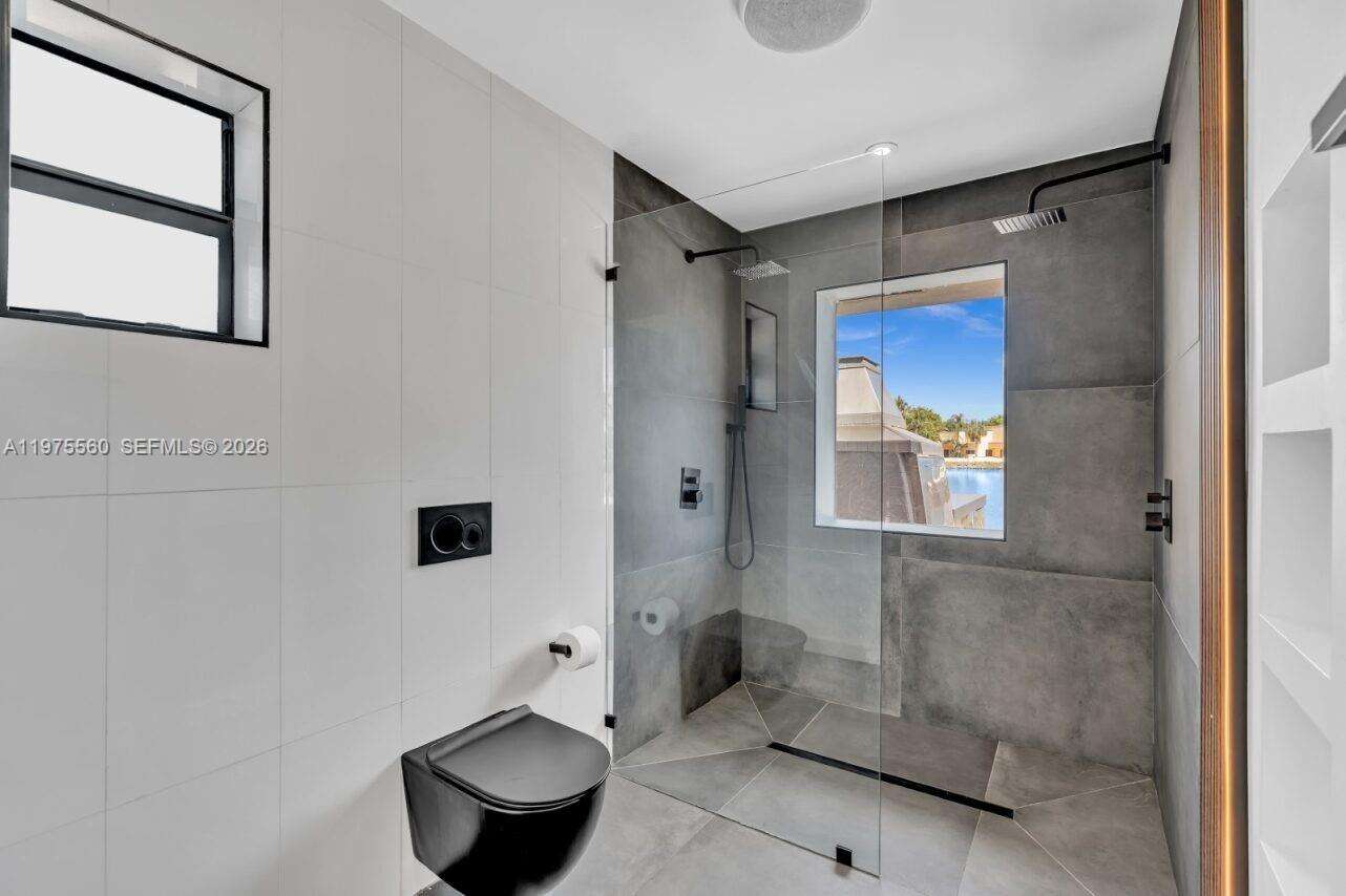 19801 23rd Ave, Miami, FL 33180 | Picture 28