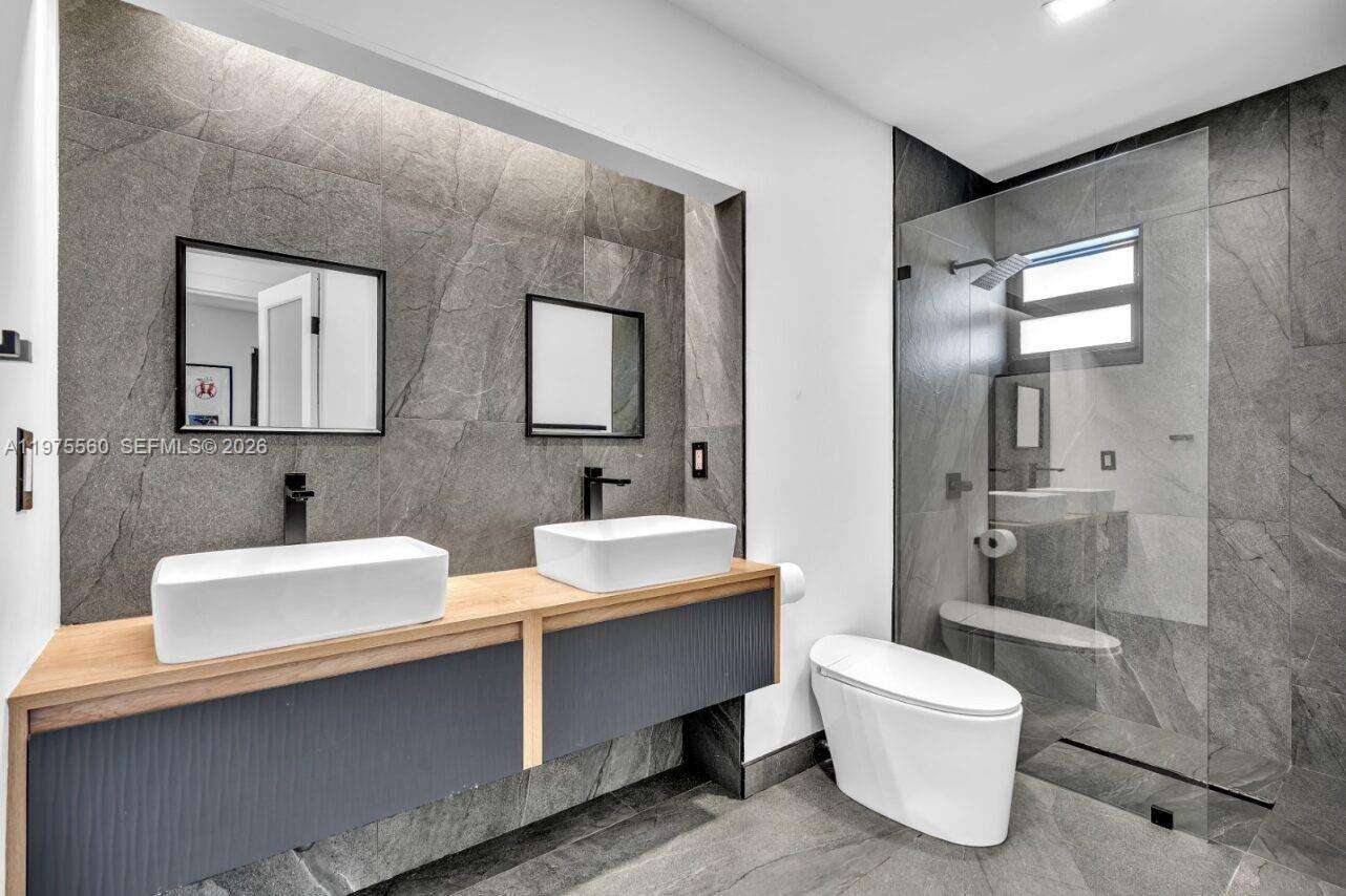 19801 23rd Ave, Miami, FL 33180 | Picture 31