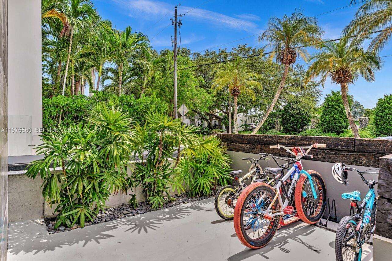 19801 23rd Ave, Miami, FL 33180 | Picture 47