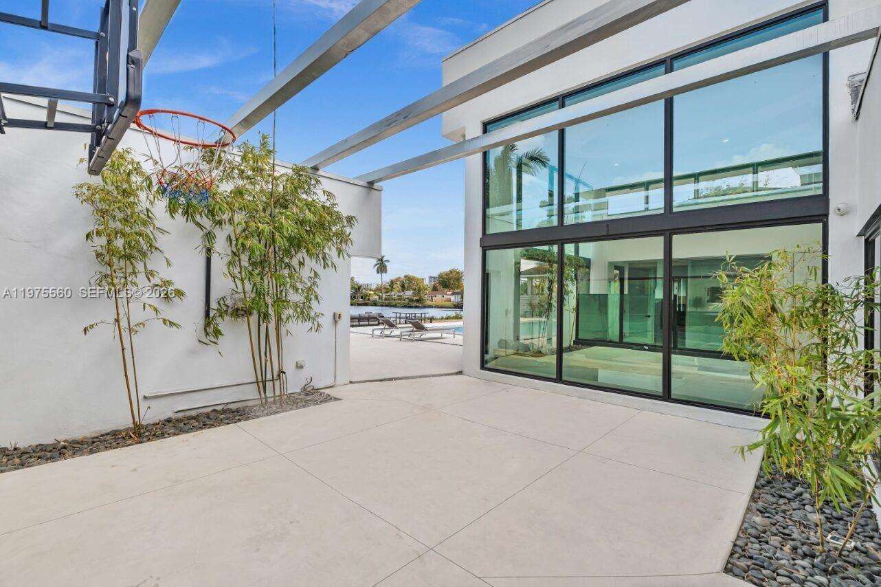 19801 23rd Ave, Miami, FL 33180 | Picture 51