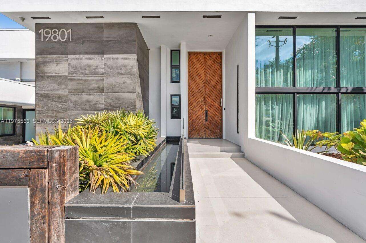 19801 23rd Ave, Miami, FL 33180 | Picture 8