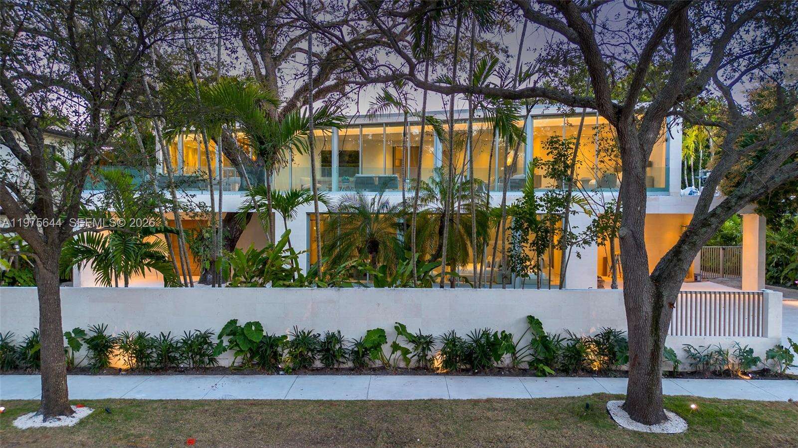 1616 Onaway Dr, Miami, FL 33133 | Picture 9