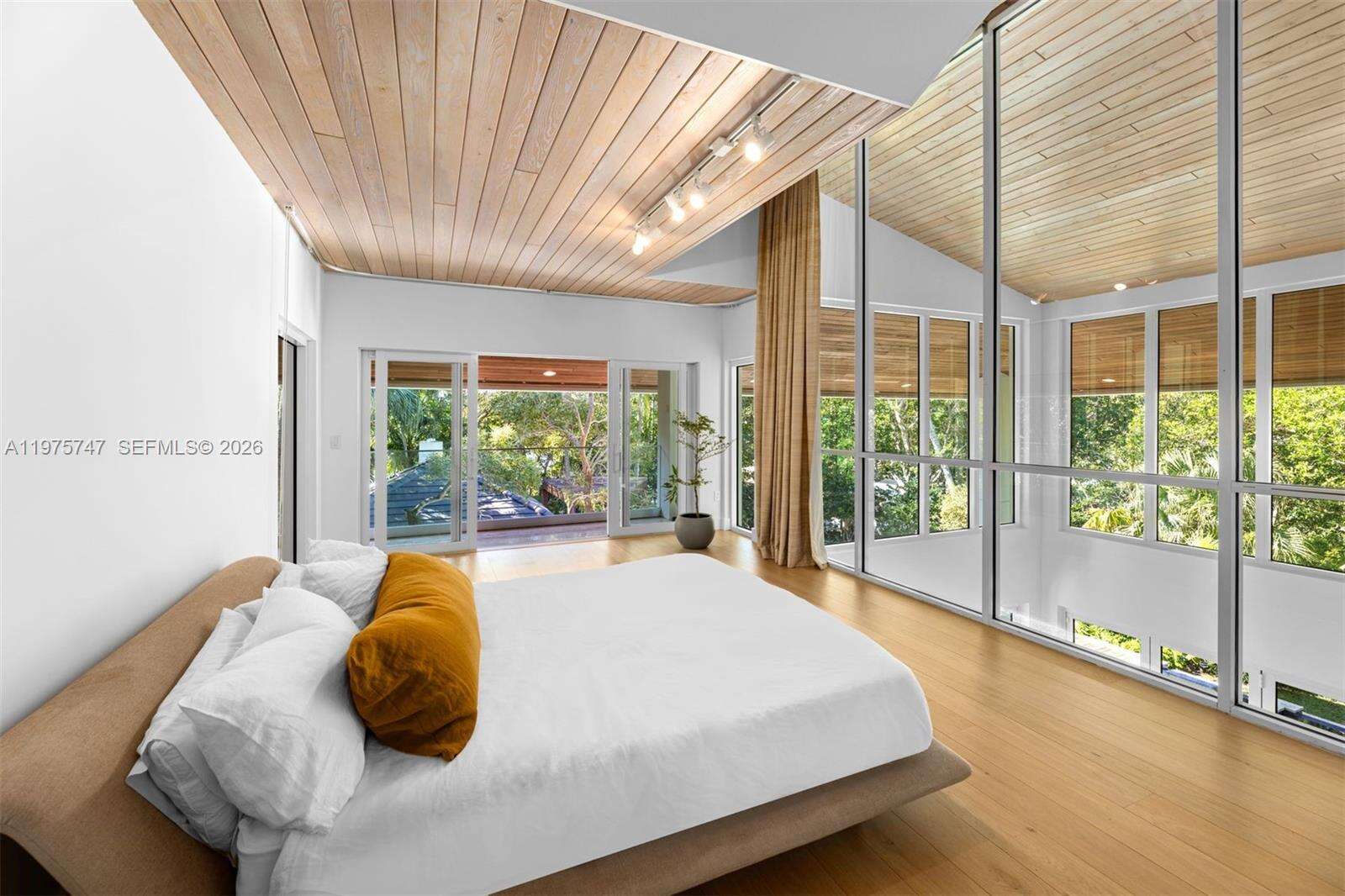 7150 Lago Dr, Coral Gables, FL 33143 | Picture 19