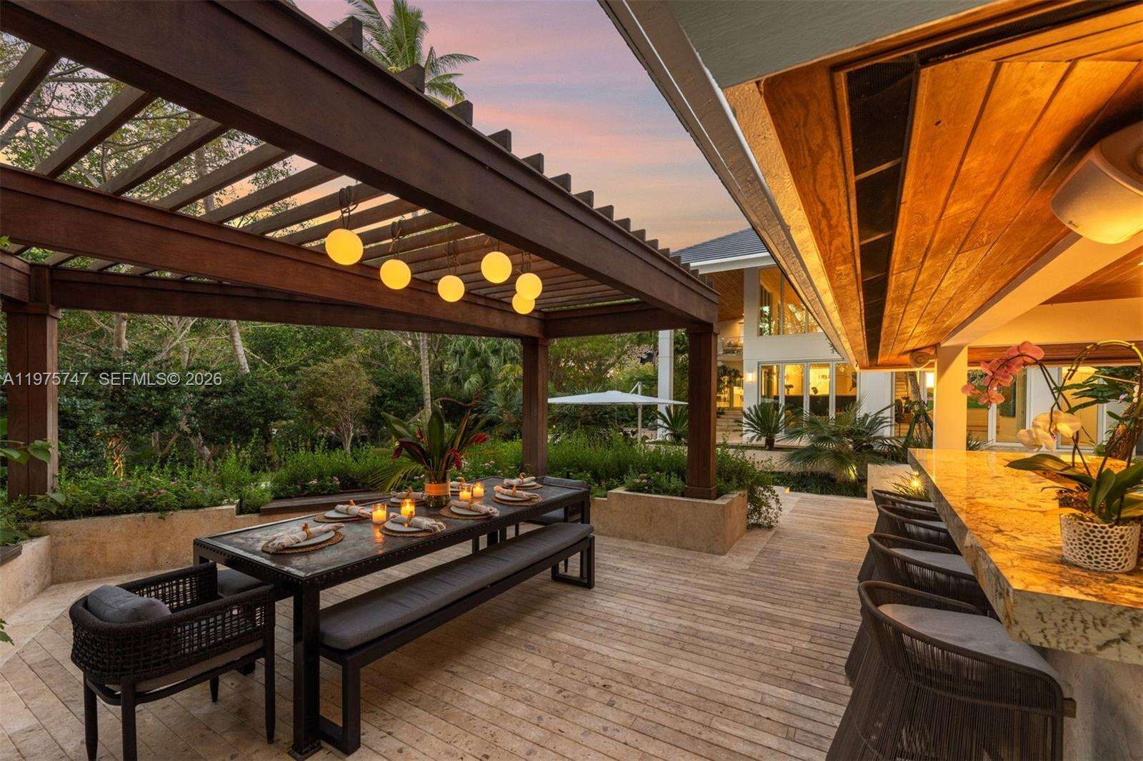 7150 Lago Dr, Coral Gables, FL 33143 | Picture 3