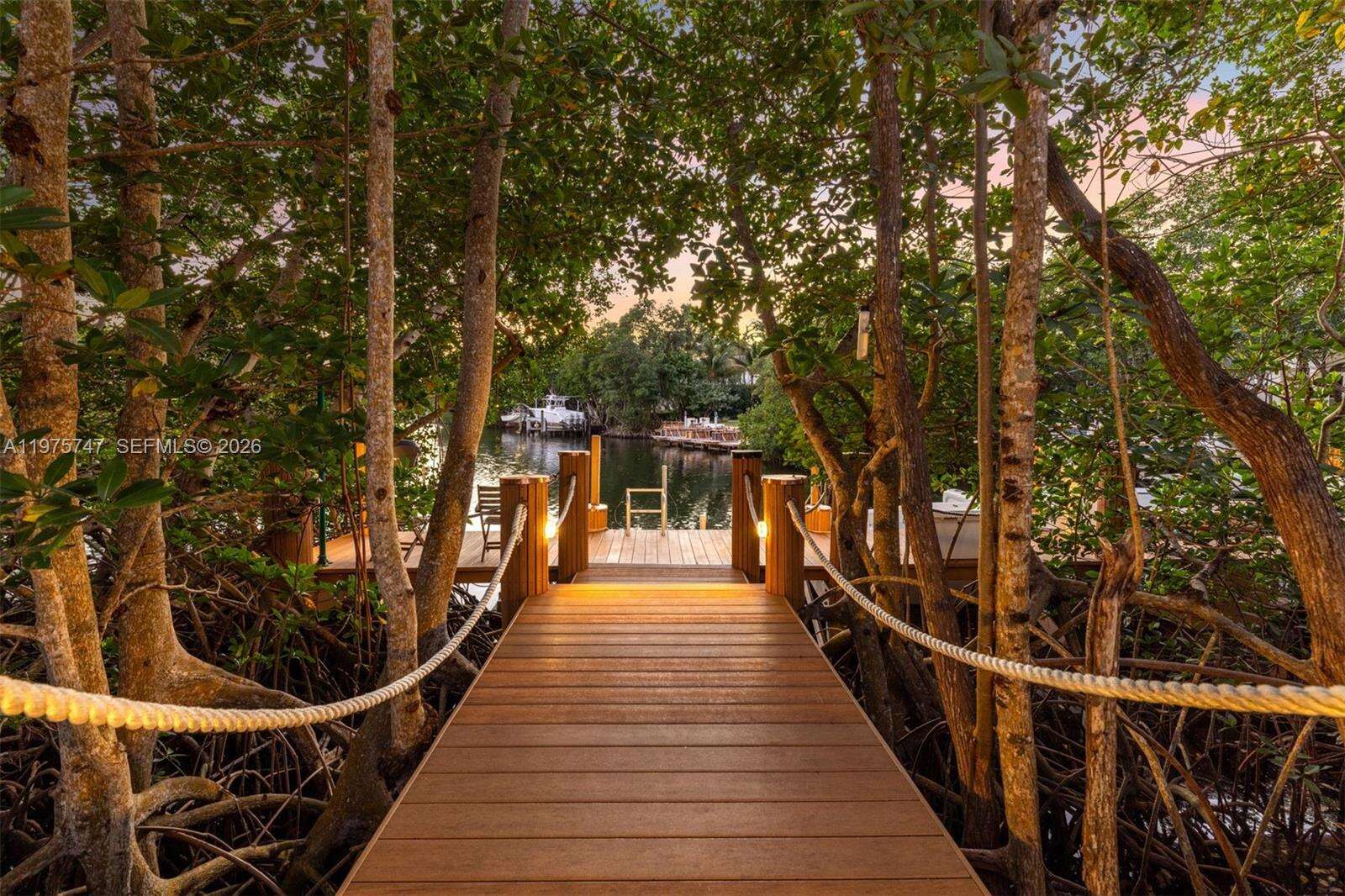 7150 Lago Dr, Coral Gables, FL 33143 | Picture 8