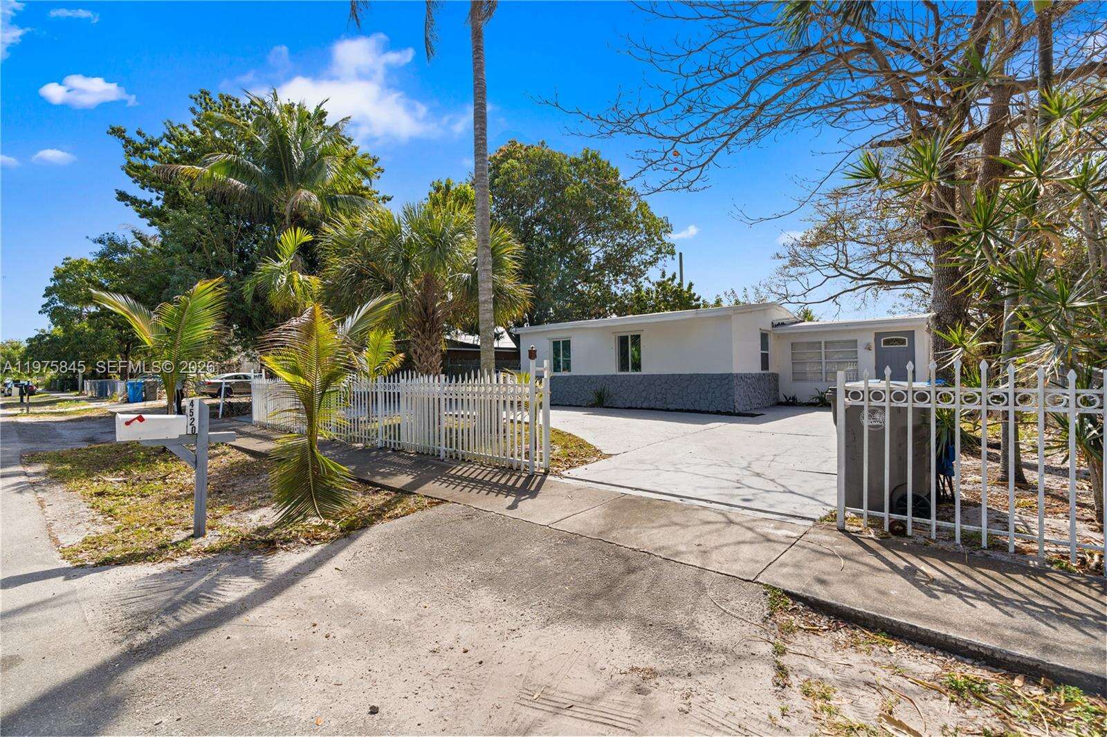4520 38th St, West Park, FL 33023 - For Sale photo 2