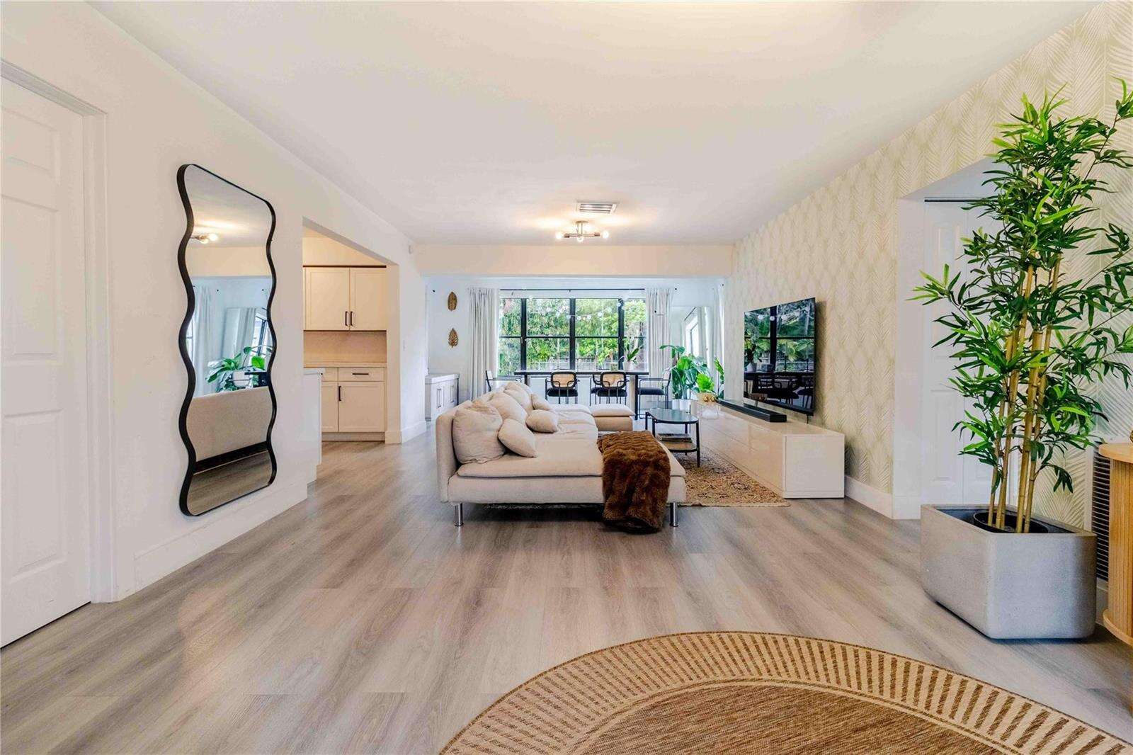 2515 207th, Miami, FL 33180 - For Sale photo 11