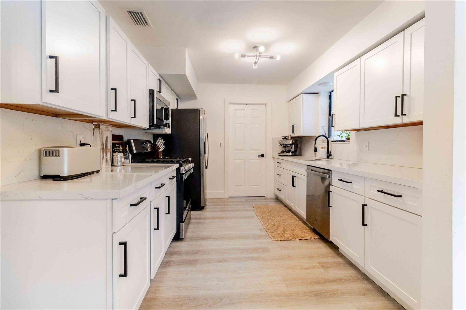 2515 207th, Miami, FL 33180 - For Sale photo 15