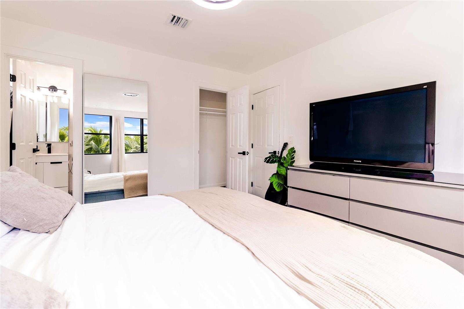 2515 207th, Miami, FL 33180 - For Sale photo 30